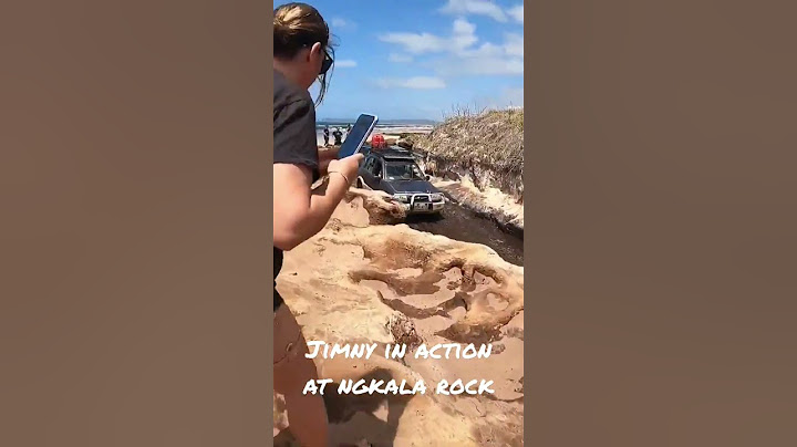 #Short #suzuki #jimny rescued a #bogged car at #Ngkala rock #kgari (#fraserisland)