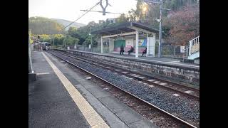 JR和歌山線　227系1000番台　快速和歌山行き　船戸通過