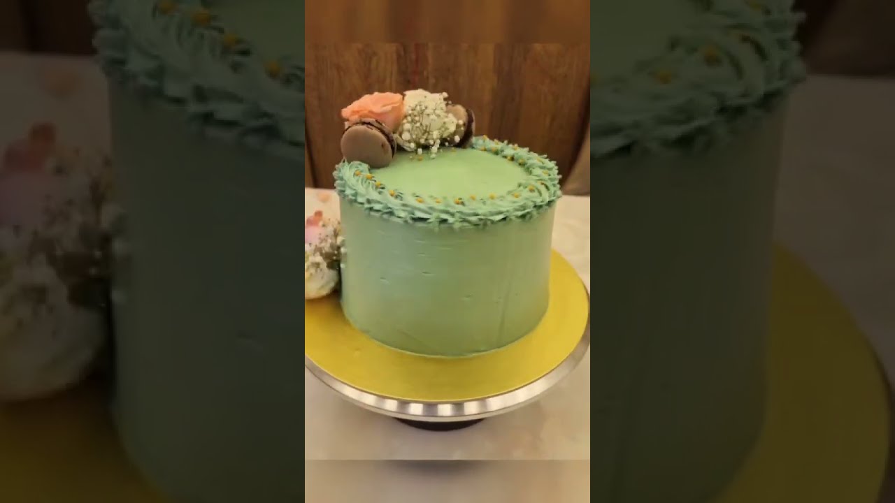 Chocolate Cake Decoration with green frosting 