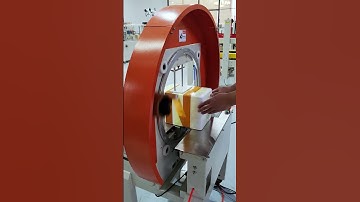 This automatic tape wrapping and sealing machine can achieve full-circle intelligent..