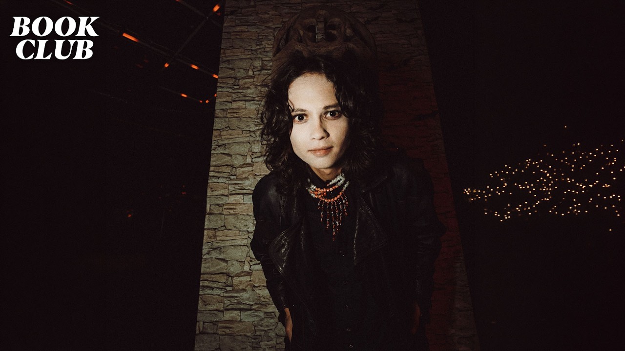 Cronica de las Sombras: Se armo la fiesta  post-punk y dark dance  con Jojo Lorenzo en Dracula's Castle 