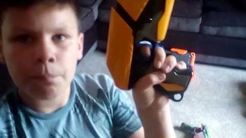 New review video of the Nerf Vortex Proton and the nerf dart tag sharp shot