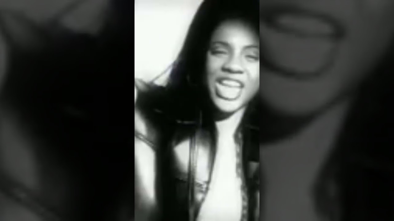 Lil' Kim - the first Female Rapper to be "Hardcore" and look like a Female 1995 - 1996 