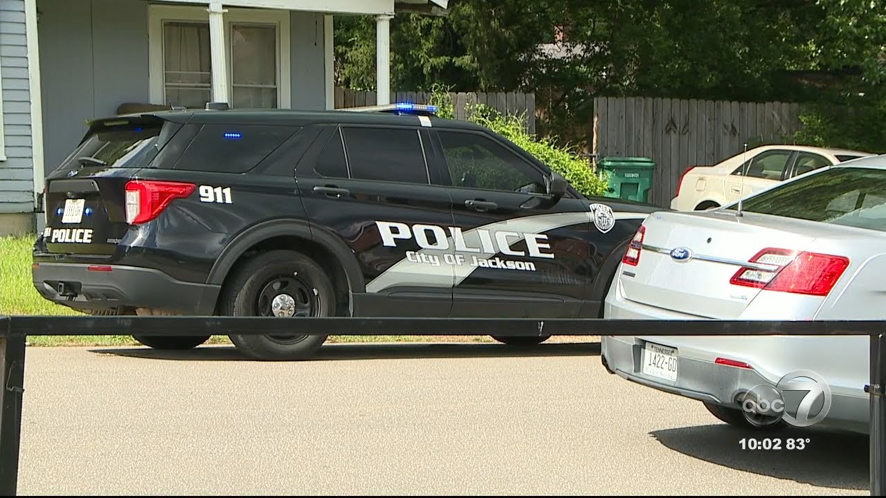 Police investigate early morning shooting, suspect identified - YouTube