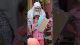 Download Lagu SISTER YASPI CAN'T READ AT SCHOOL YET MP3
