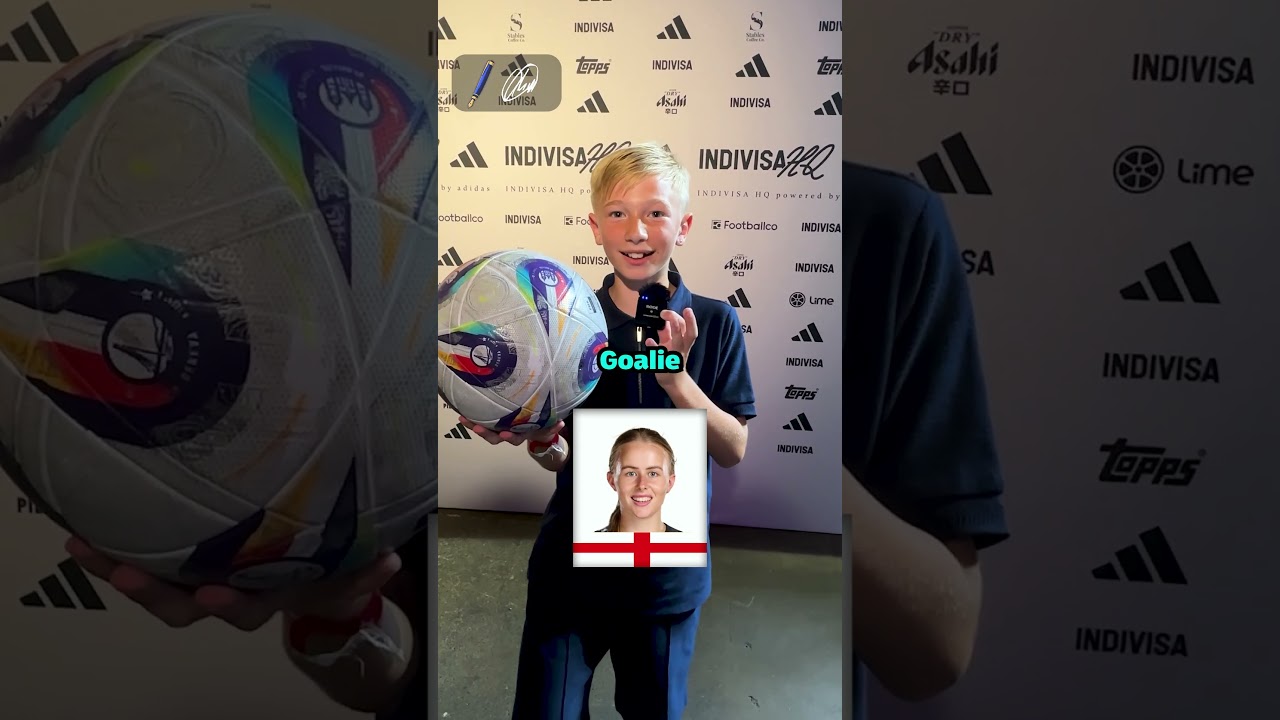 Guess Which Women's Player SIGNED the Ball to WIN IT!⚽