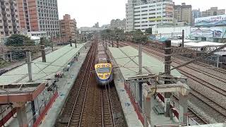 2184次800型區間車(888+887)跑山線往基隆進入鶯歌站~