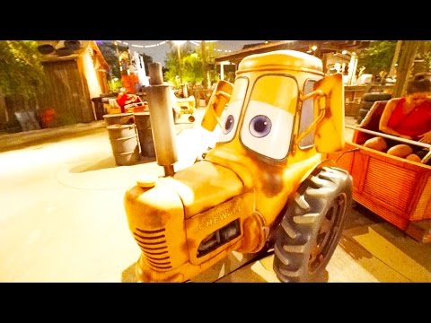 [Extreme Low Light] Mater's Junkyard Jamboree - California Adventure (Anaheim, California) poverty level 2019