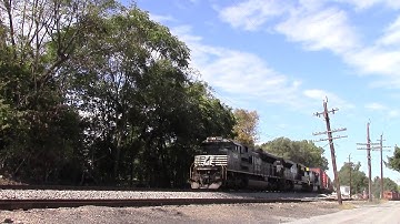 NS 228 in Hi Def at Shenandoah Junction,WV on 10/4/14
