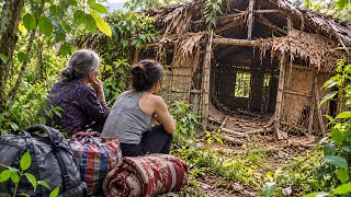 A kind elderly woman allowed a single mother to use a piece of land to build a bamboo house.