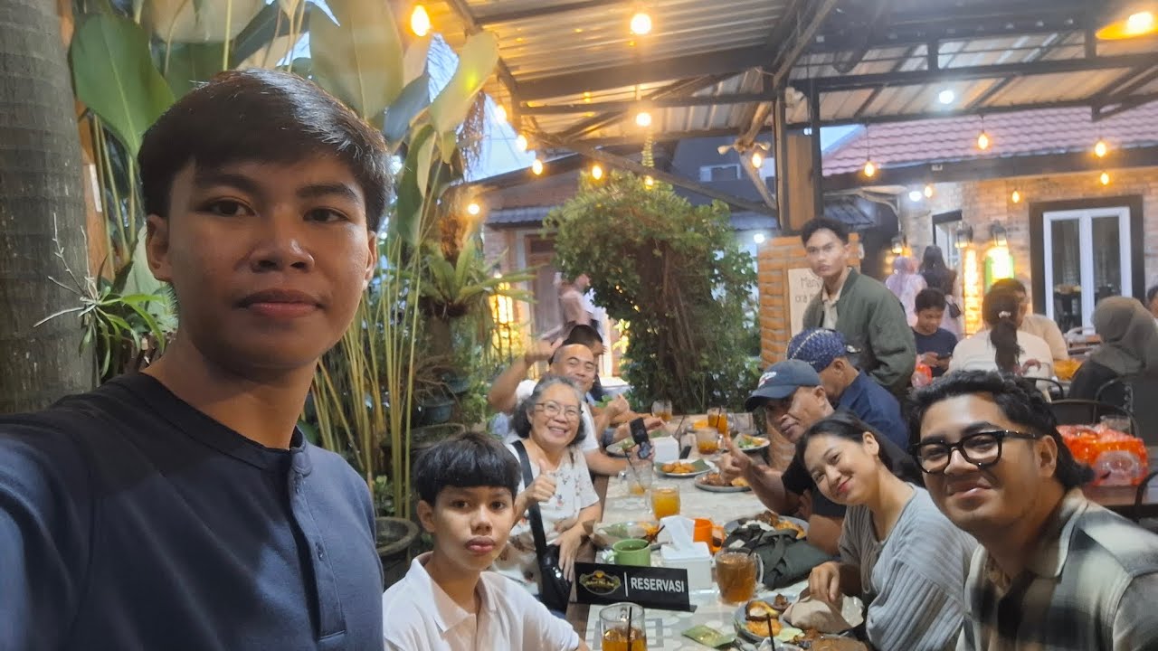 Pergi Ke Ulang Tahun Ponakan