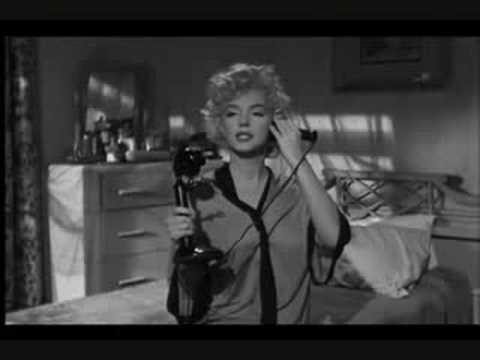 Marilyn Monroe 'Some Like it Hot' Scene - YouTube