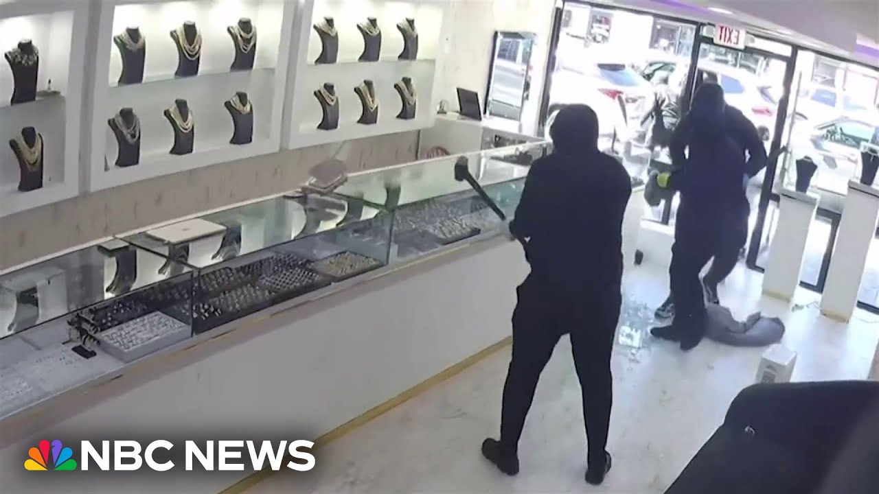 Smash-and-grab robbers raid New Jersey jewelry store with sledgehammers