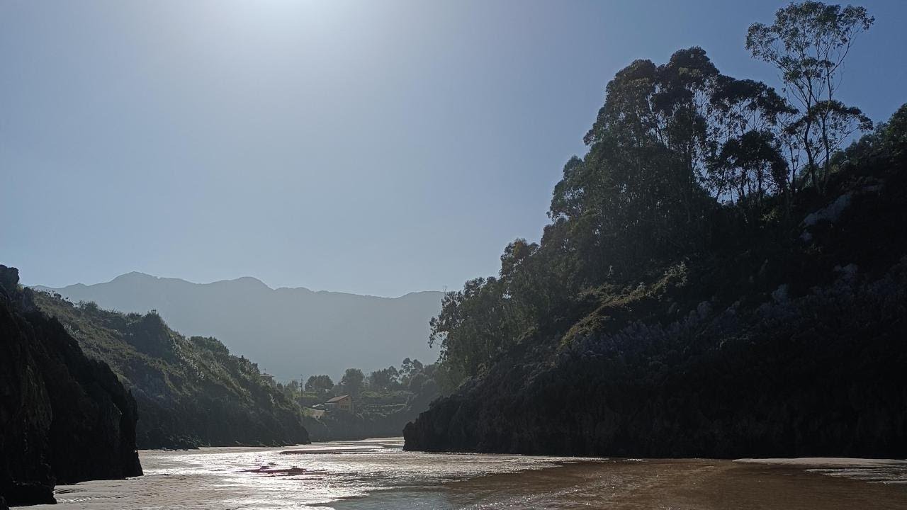 Playa de Guadamia, Asturias - Two short walks