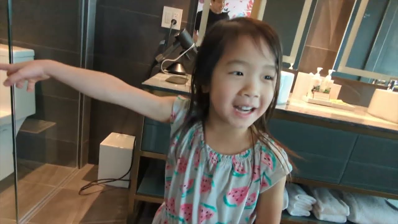 versante hotel - double queen room & amenities