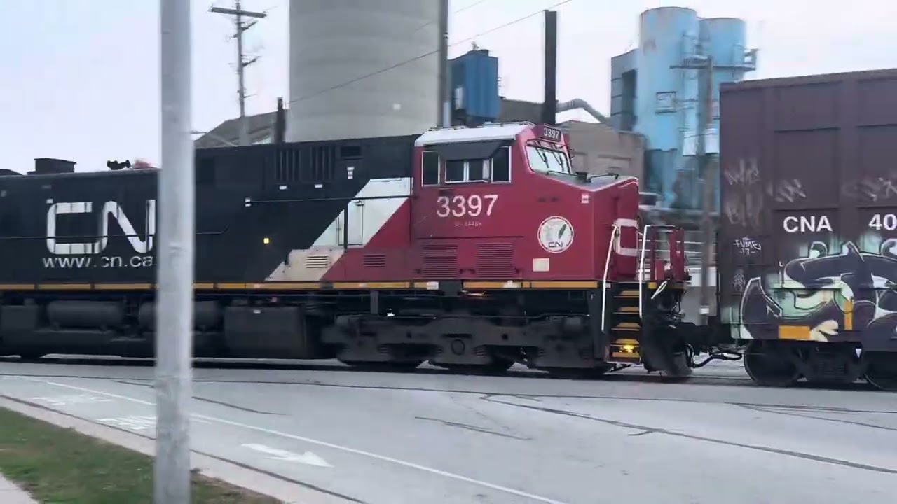 CN 2281, CN 3397 Pull a Manifest South, Neenah 10/18/25 