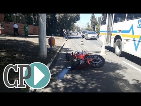 Motociclista morre em colisão contra carro em Porto Alegre carrom
