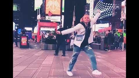 Emilie Brooklyn dancing in New York