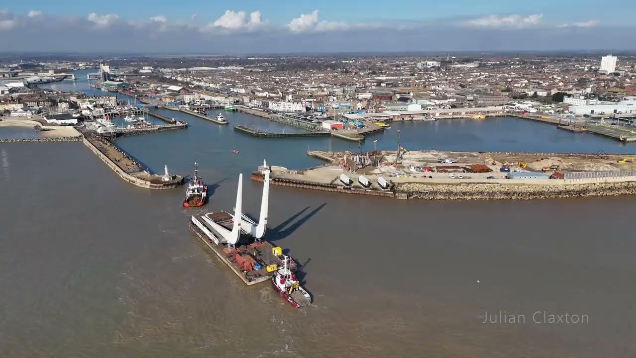 Gull-Wing Bridge Main Section Arrival into Lowestoft