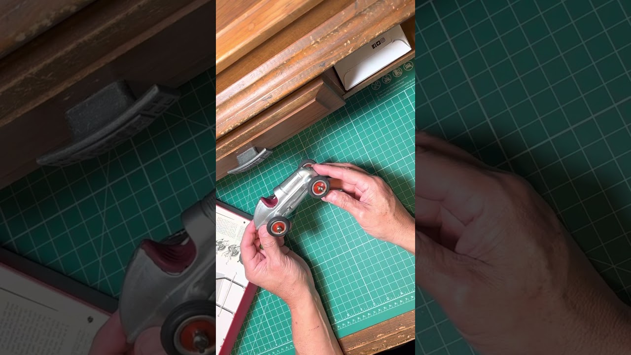 PART 1: Schuco-Studio Mercedes Racer Assembly/Kleinen Rennwagen