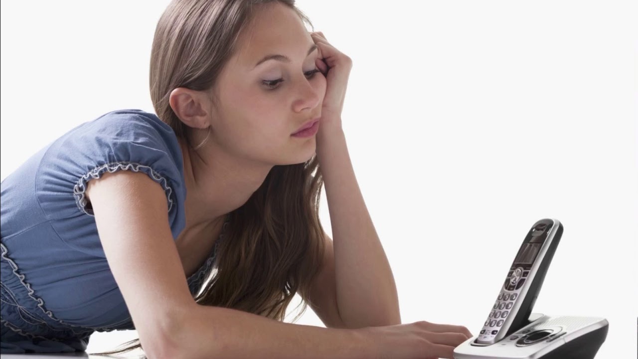 девушка с телефоном. красотка с телефоном. влюбленная женщина. хочу девушку дайте телефон. хочу девушку дайте телефон.