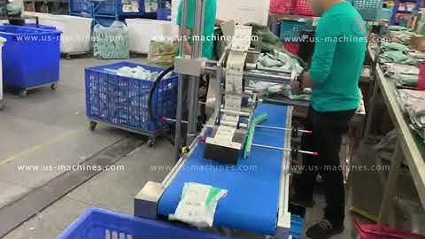 Automatic shipping box packaging shipping bill top labeling machine labeler video
