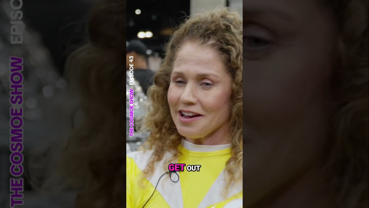 Cosmoe hangs out with the Yellow Ranger! 