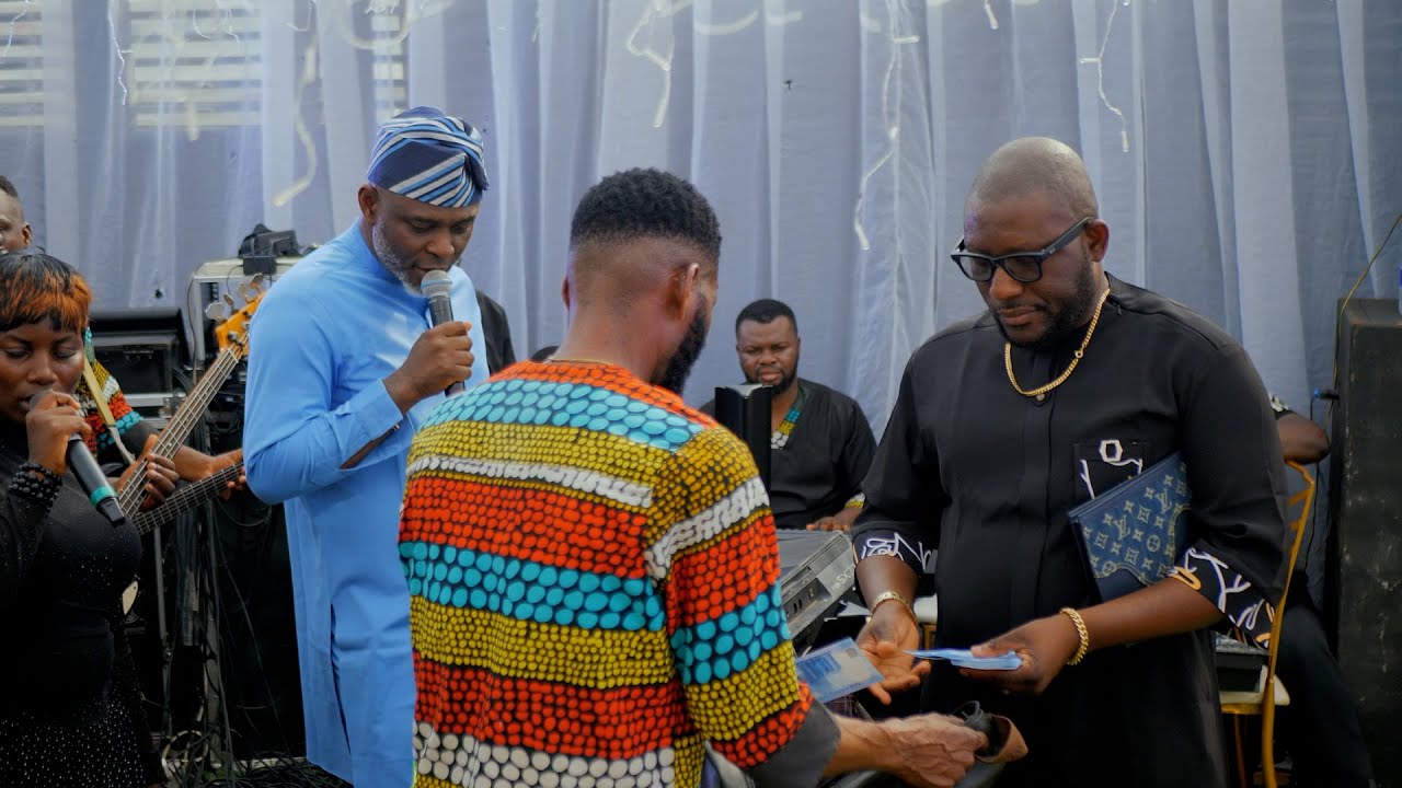 [1]THE DEMOLA SUZI BAND PERFORMING AT SOLA & BIMPE ALADE'S HOUSE WARMING  CELEBRATION @MAGODO LAGOS