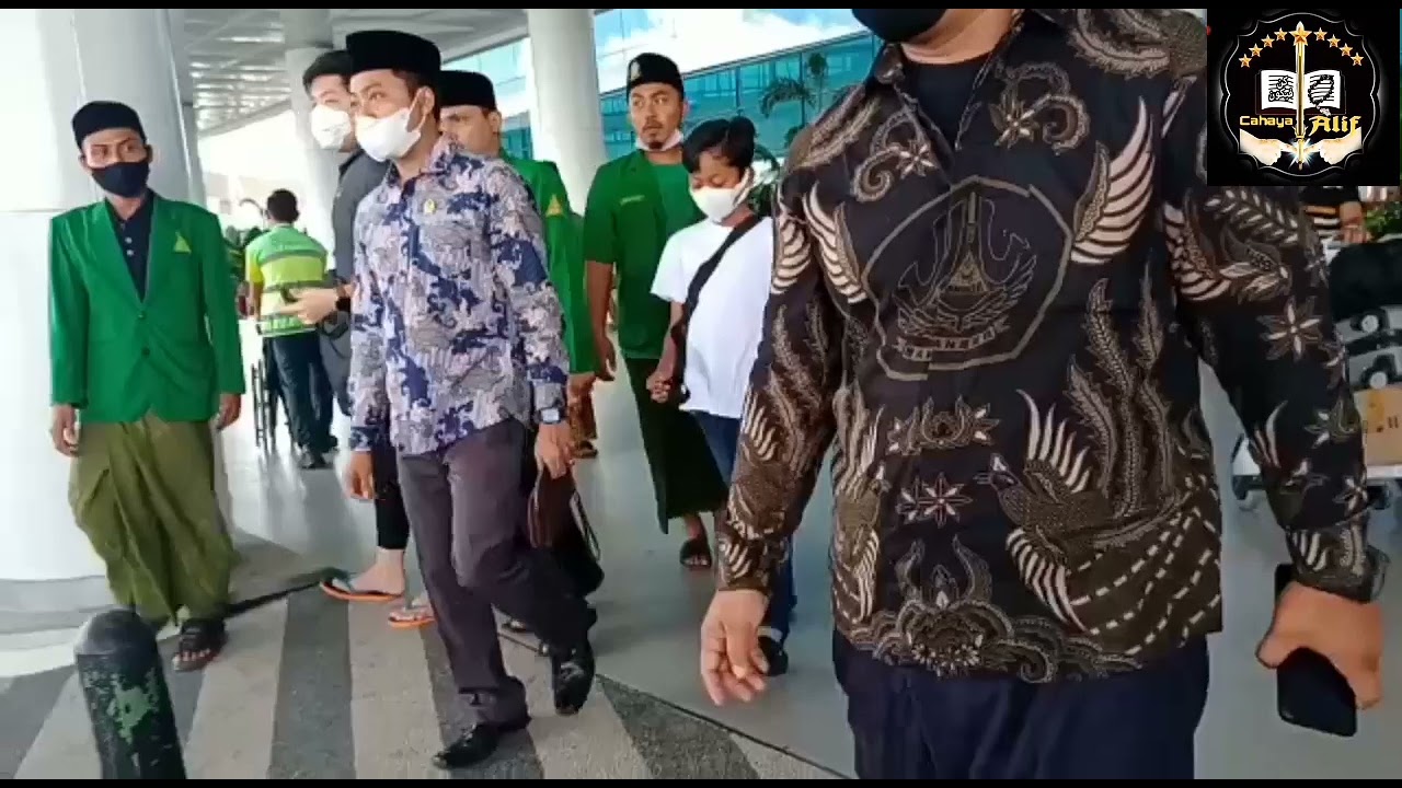 Gus Abdullah menjemput putra sang guru  R.KH.BIR ALI  bin R.KH. KHOLILURTOHMAN ( R.LILUR)