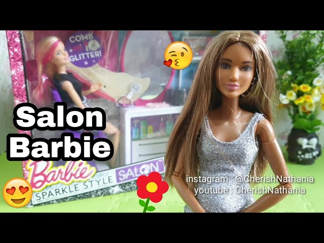 Qizlar saunada dam olish uchun