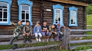 Life in the Taiga far from civilization. How do people live in a remote village? Russia villages