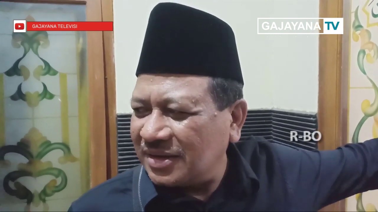 RATUSAN WARGA BEREBUT UANG KOIN UNTUK MEMPERINGATI MAULID
