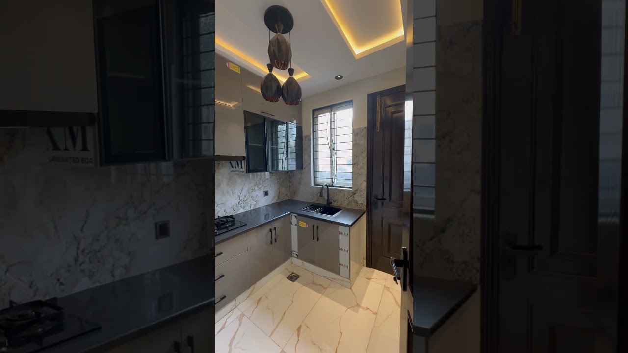 Продается ультрасовременный дом площадью 5 марла в жилом комплексе DHA Phase 9 Town. Для просмотр...