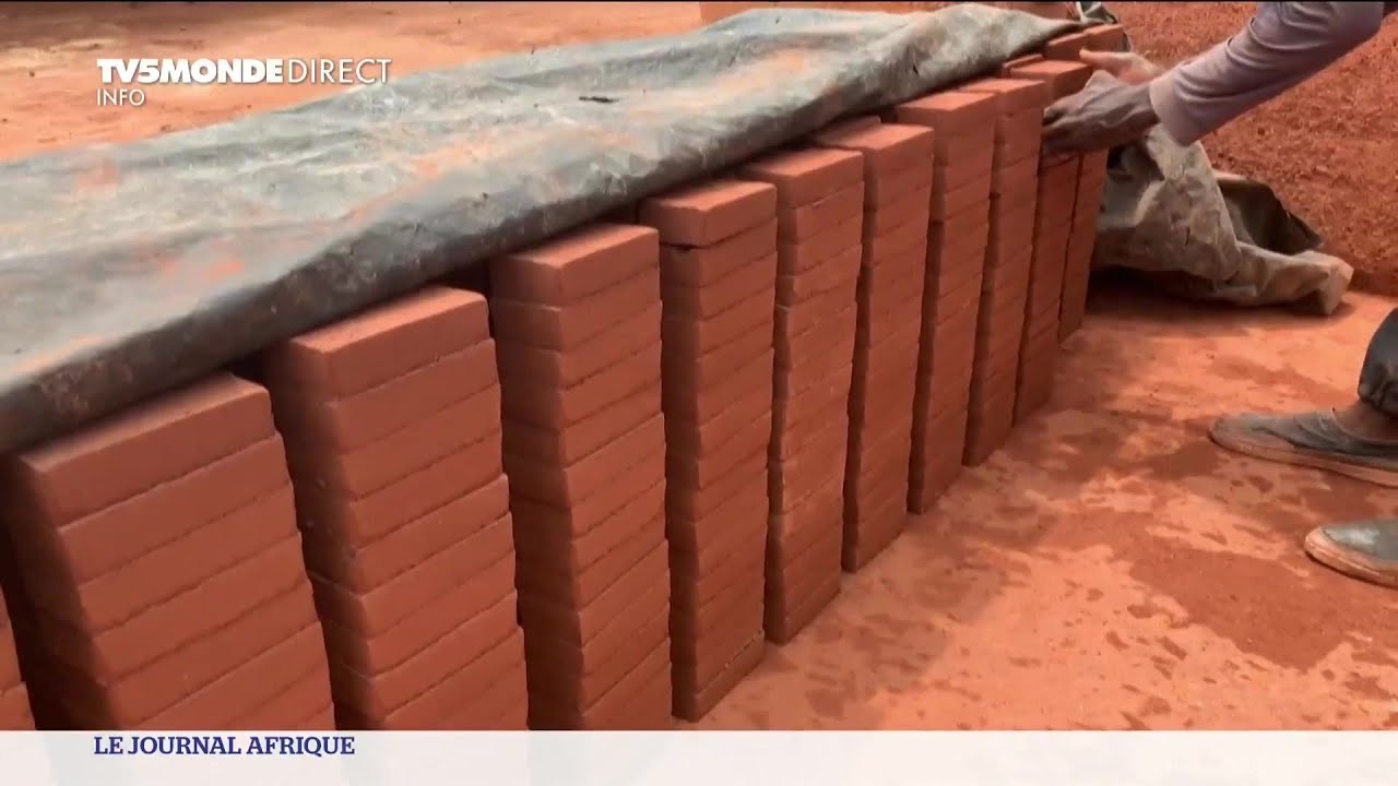 Sénégal : la construction en brique de terre peine à trouver sa place