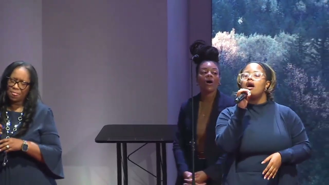 WOFLC Choir singing "Way Maker" by Sinach