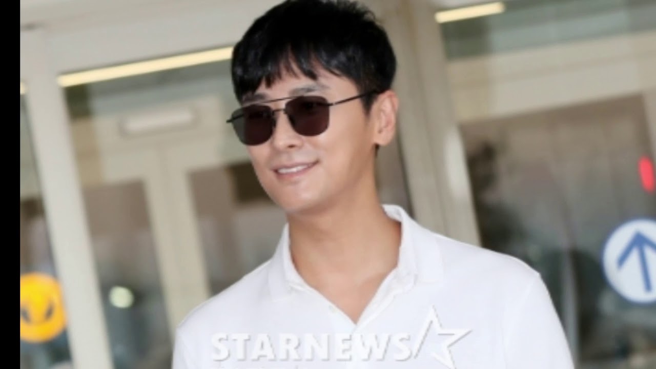 Ju JihOON's Airport Fashion