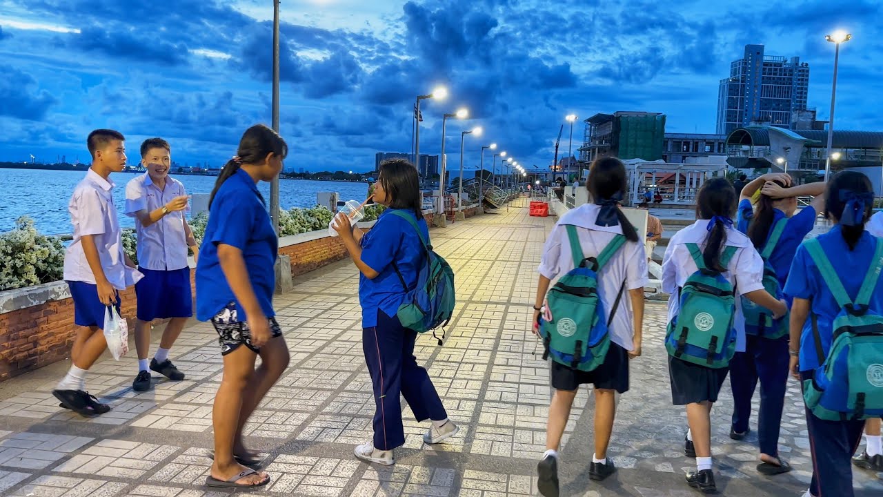 🇹🇭 Walking Samut Prakan Riverside Public Space Before Heavy Rain - Chaophraya River - Walking Tour