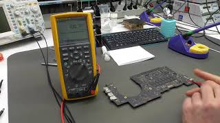 картинка: Apple MacBook Pro 15 Retina ( A1398) не видит SSD.