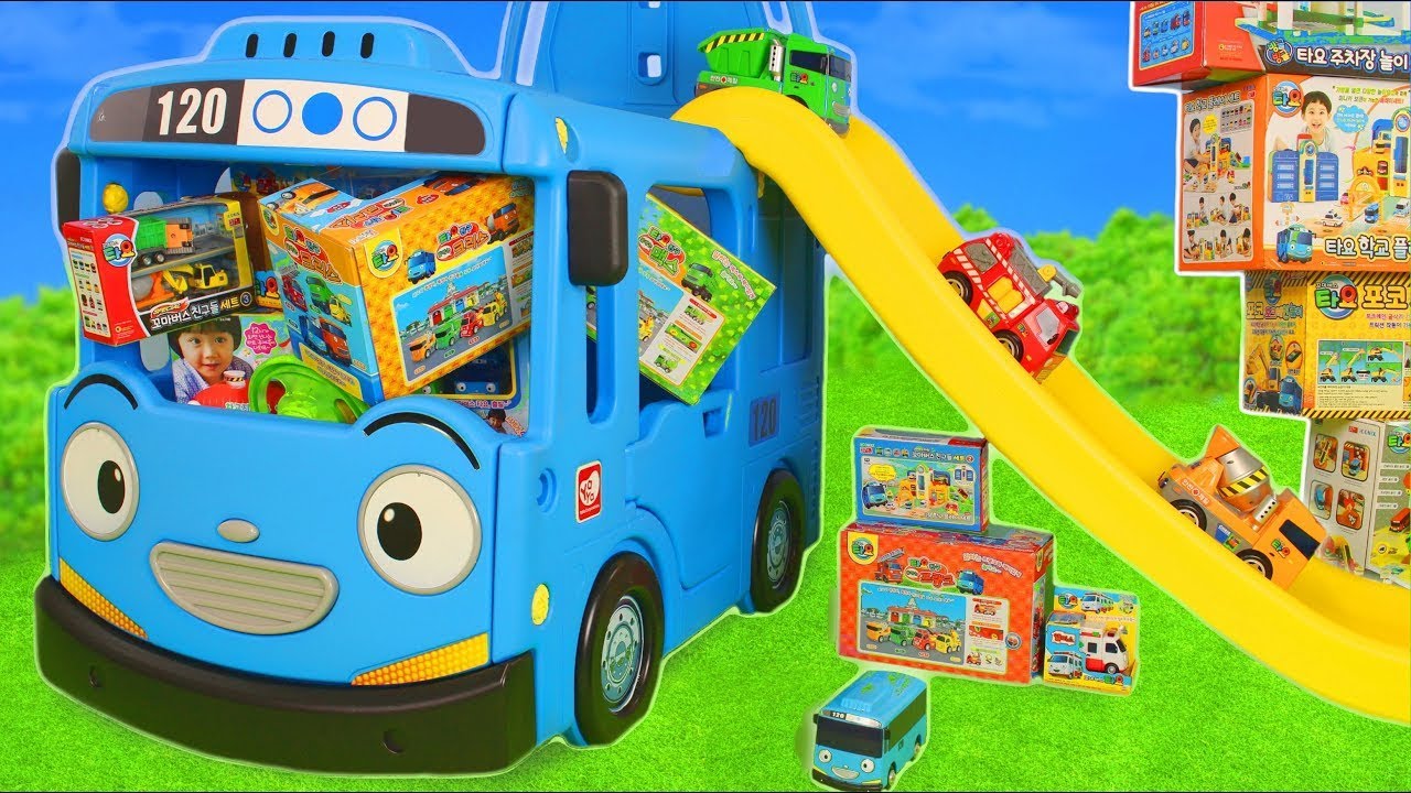 ⁣Çocuklar için mavi otobüs oyun evi