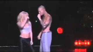 Shakira - Gordita y Calle 13 en Directo desde Puerto Rico (Con Letra - With Lyrics)