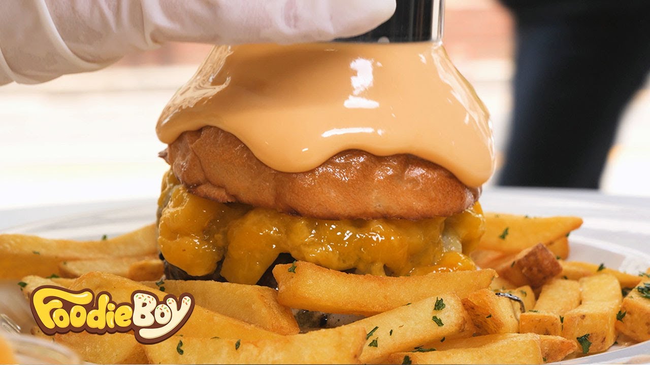 Продаются каждый день! Домашний бургер с сырной бомбой