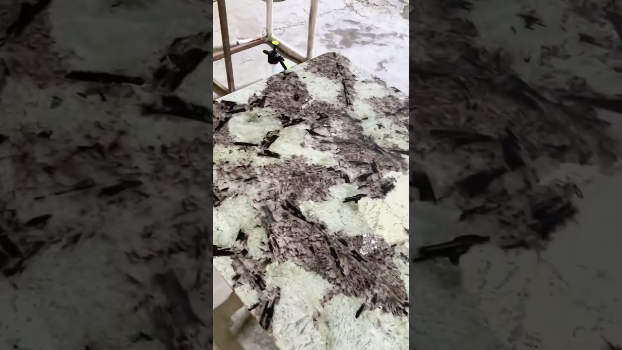 Natural texture beauty adds elegance to the dining table