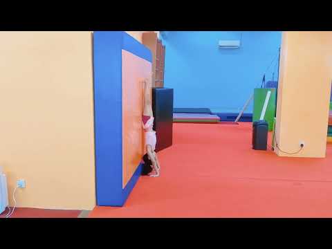 🤸🏻‍♀️ Gymnastics Holiday Workshop @uptopgymnastic5890  : Handstand #gymnast