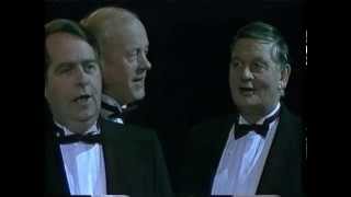 Download Lagu Tónabræður - Stóð ég út í tunglsljósi - 1992 MP3