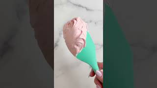Perfect pink icing 💕😍 #tutorial #cookies #royalicing