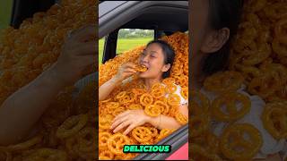 Girl Swimming In Jalebi! 😱🥨
