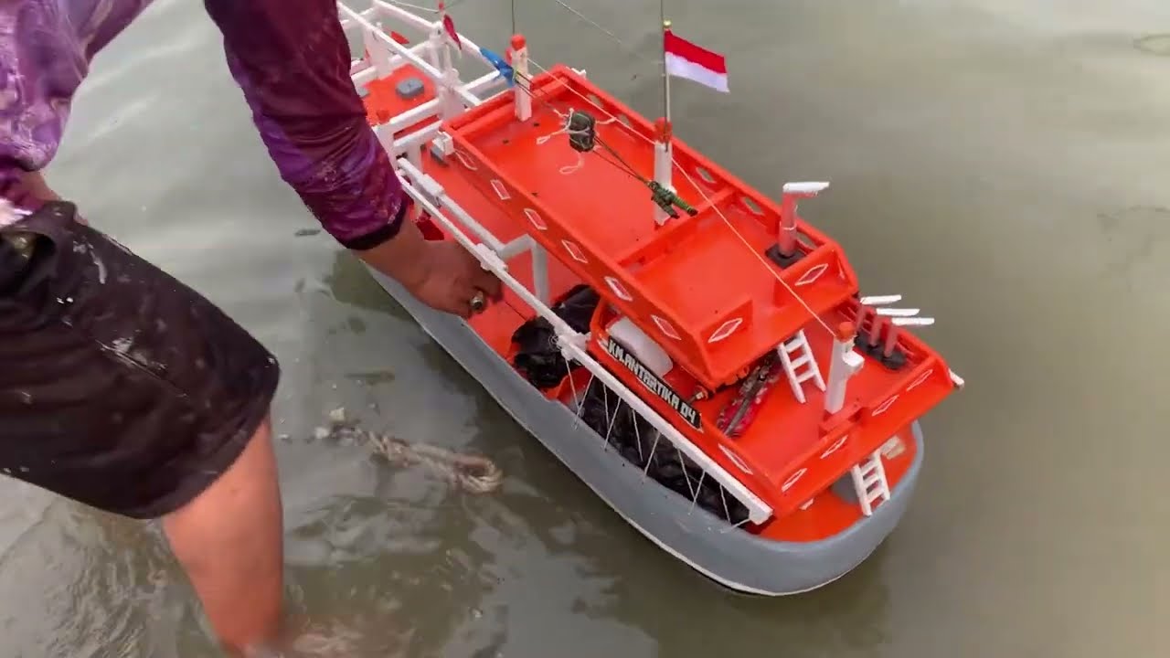 RC Boat (Model Perahu Nelayan) Indramayu