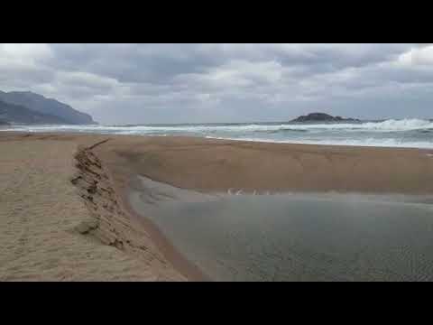 Ogliastra, la forza impetuosa del mare nella spiaggia di Iscrixedda (Lotzorai)