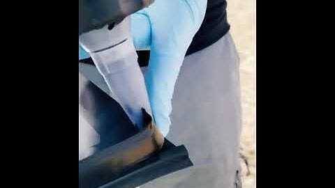 Applying glue to a windshield