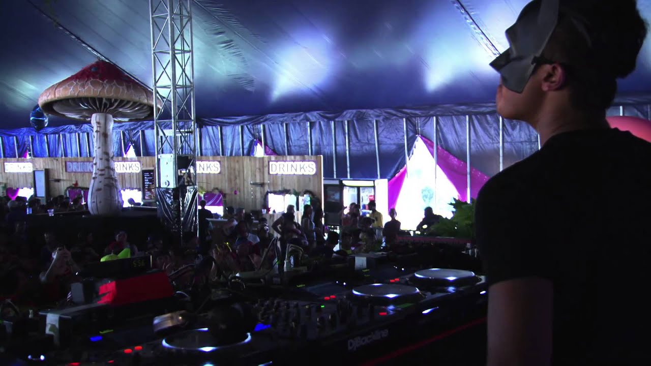 like a prayer TomorrowWorld 2013 - Sandro Silva